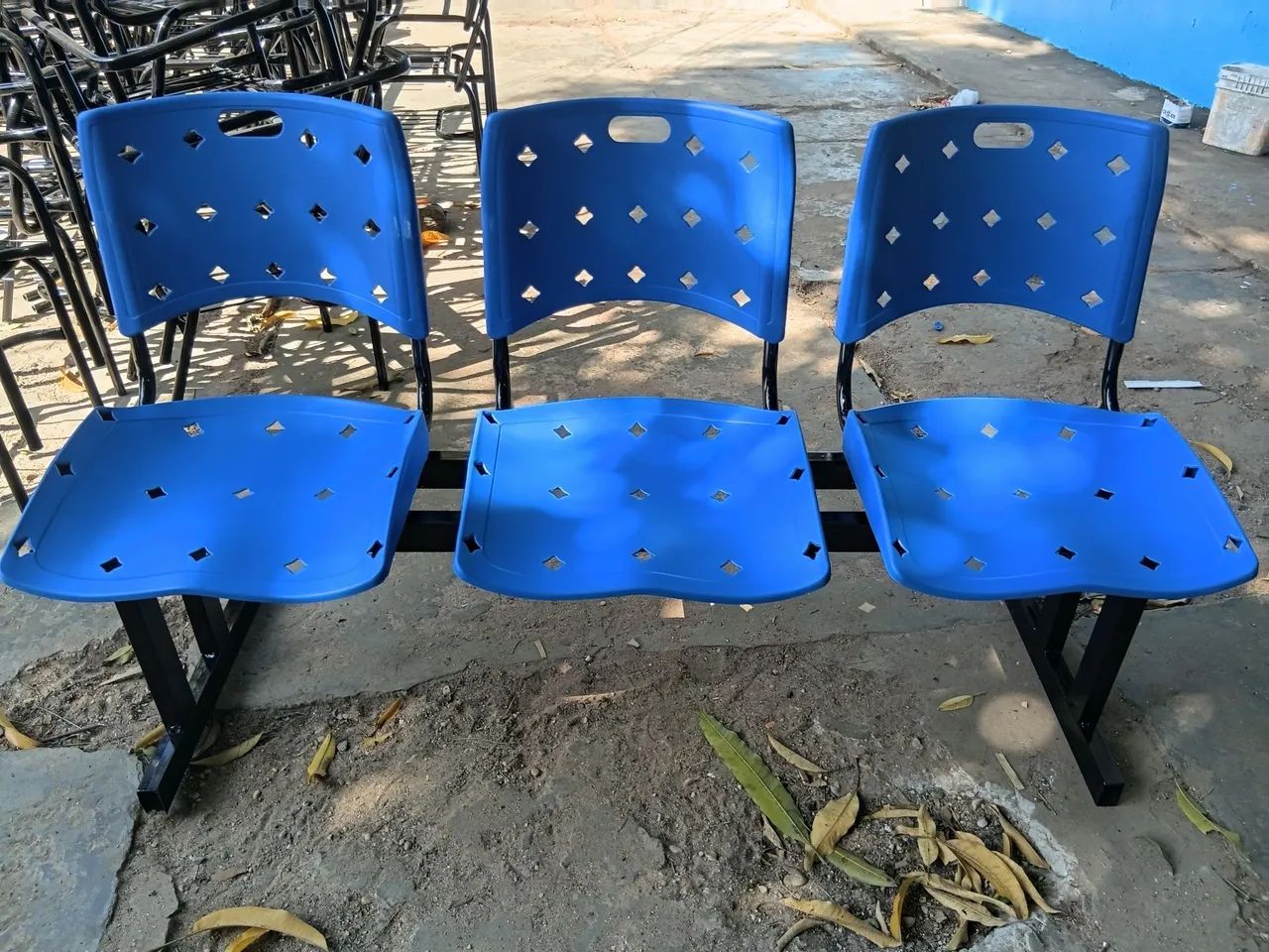 Longarinas três lugares azul plástico  - Foto 3