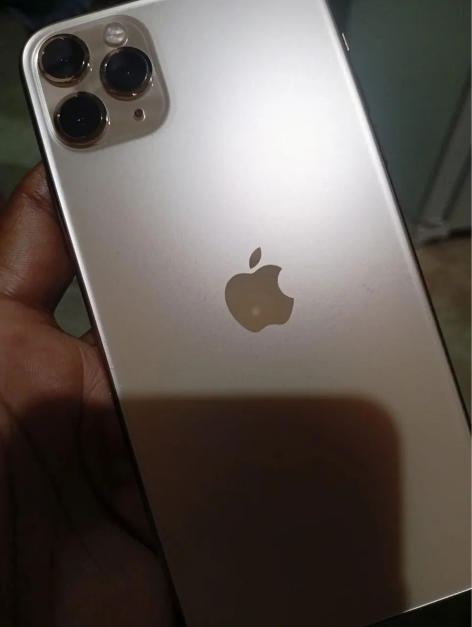 Vendo iPhone 11pro Max cemi novo  - Foto 3