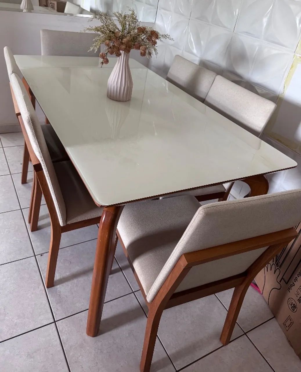 Mesa de jantar 1,60x0,90 com 6 cadeiras - Foto 2
