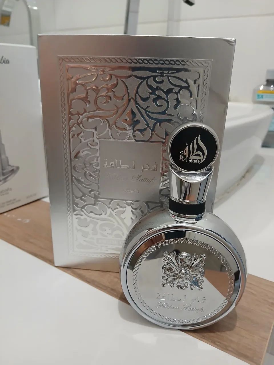 Perfume arabe lattafa fakhar - Foto 3