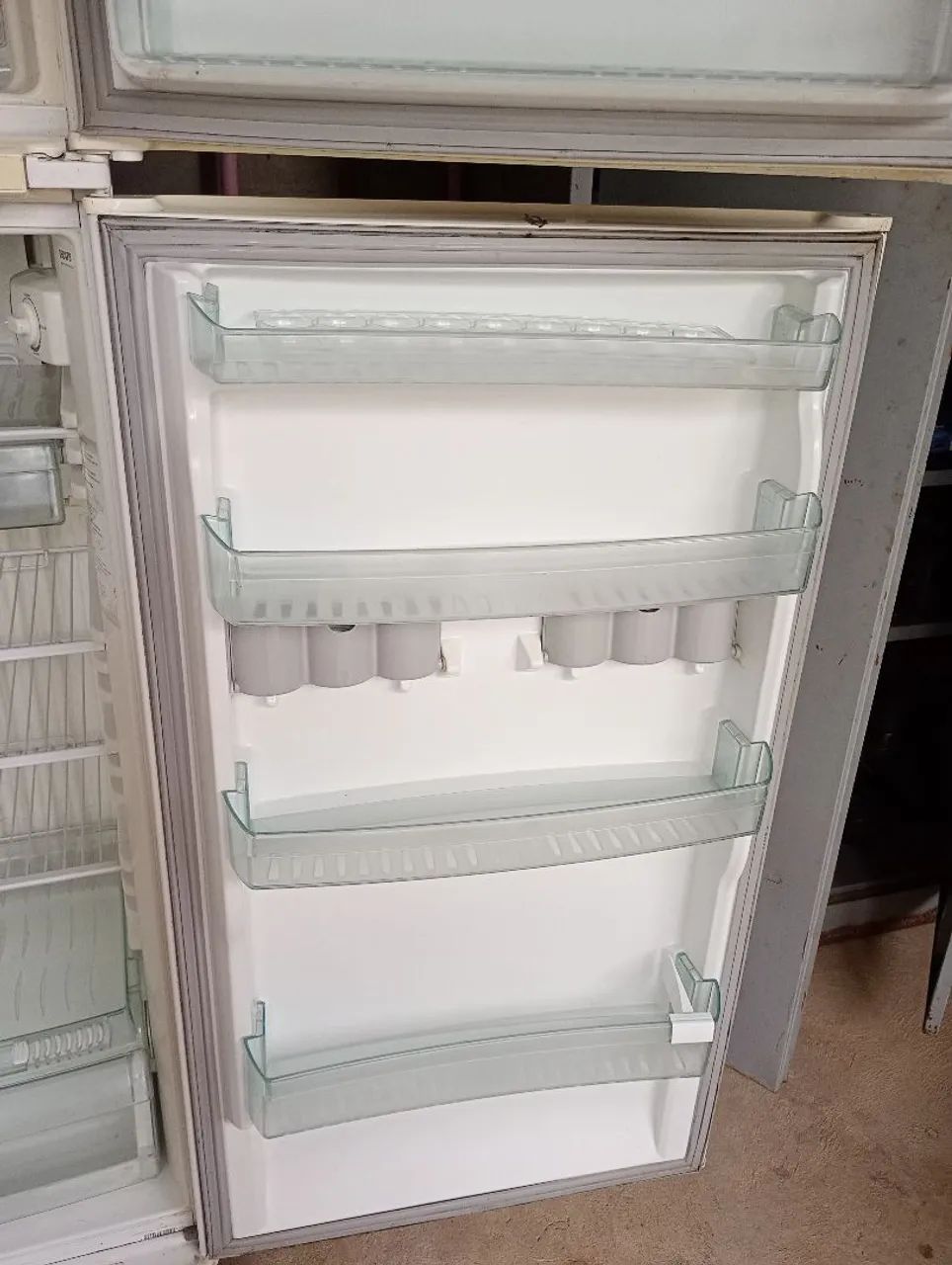 VENDO GELADEIRA BRASTEMP - Foto 4