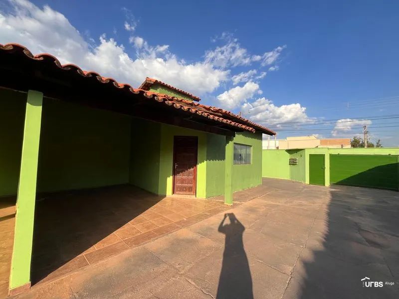 Casa de 2/4 para locação na 606 Sul