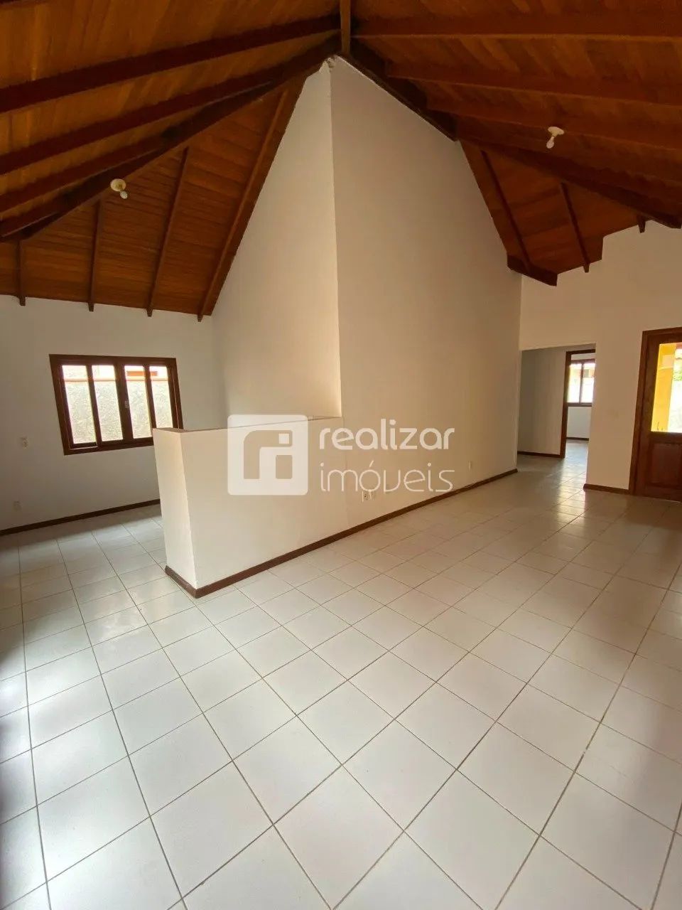 Casa 3 dormitórios suítes no Bairro Rio Tavares em Florianópolis