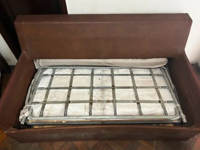 Sofá-Cama Vintage em Couro 1,49m - Mecanismo Perfeito NO PRECINHO - Foto 5