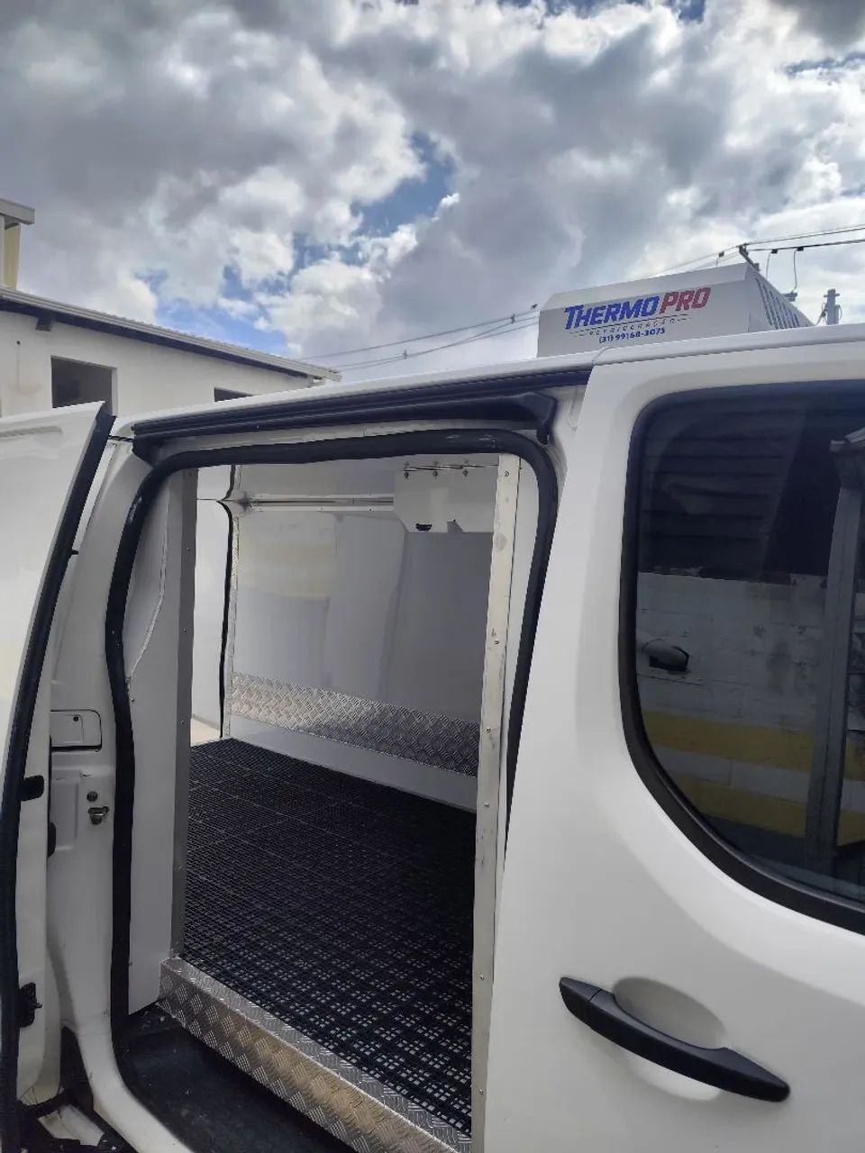 Refrigeração e isolamento térmico para Fiorinos e vans. - Foto 3
