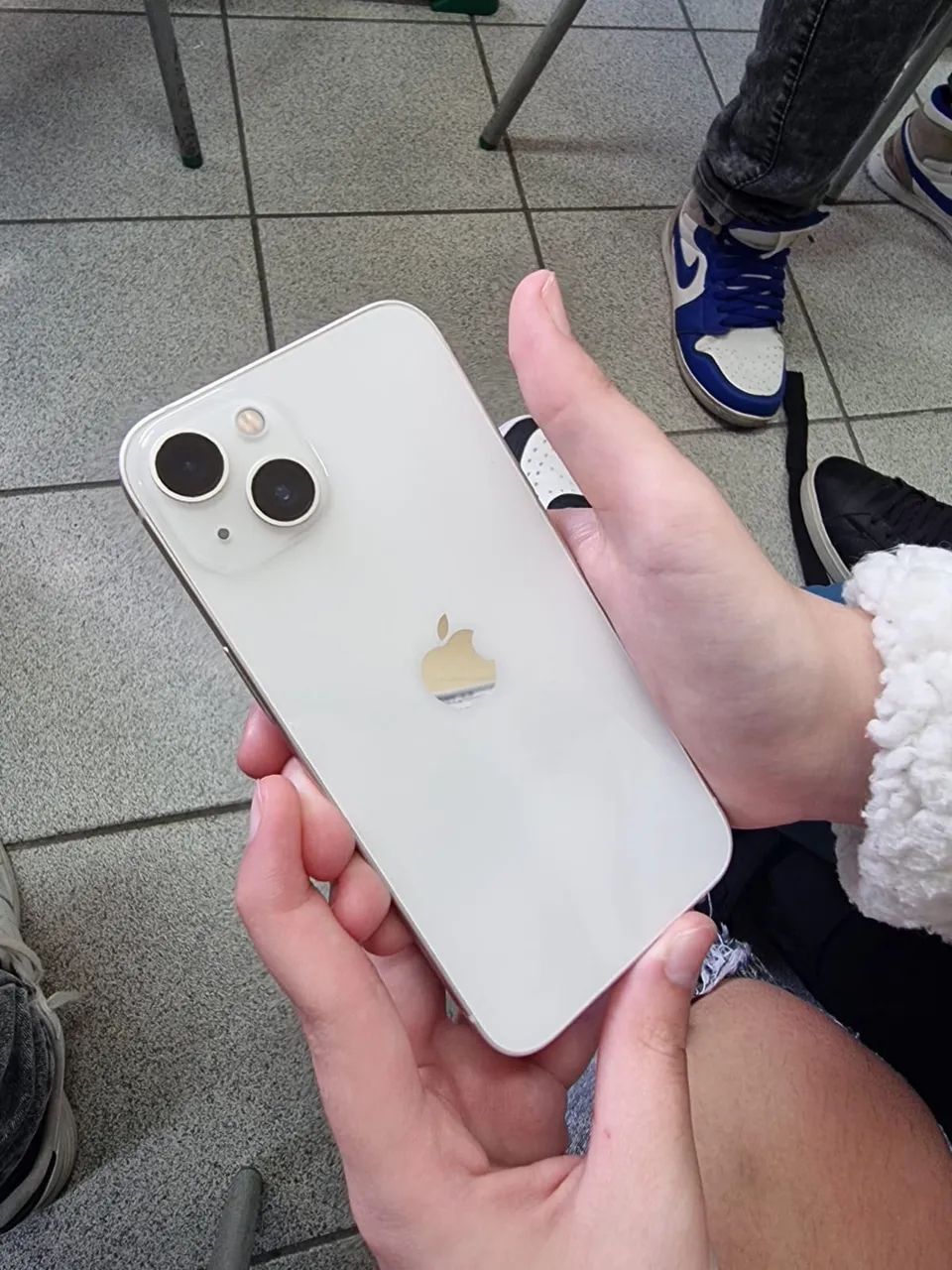 iPhone 13 Branco 256GB || 88% Bateria || Caixa Original