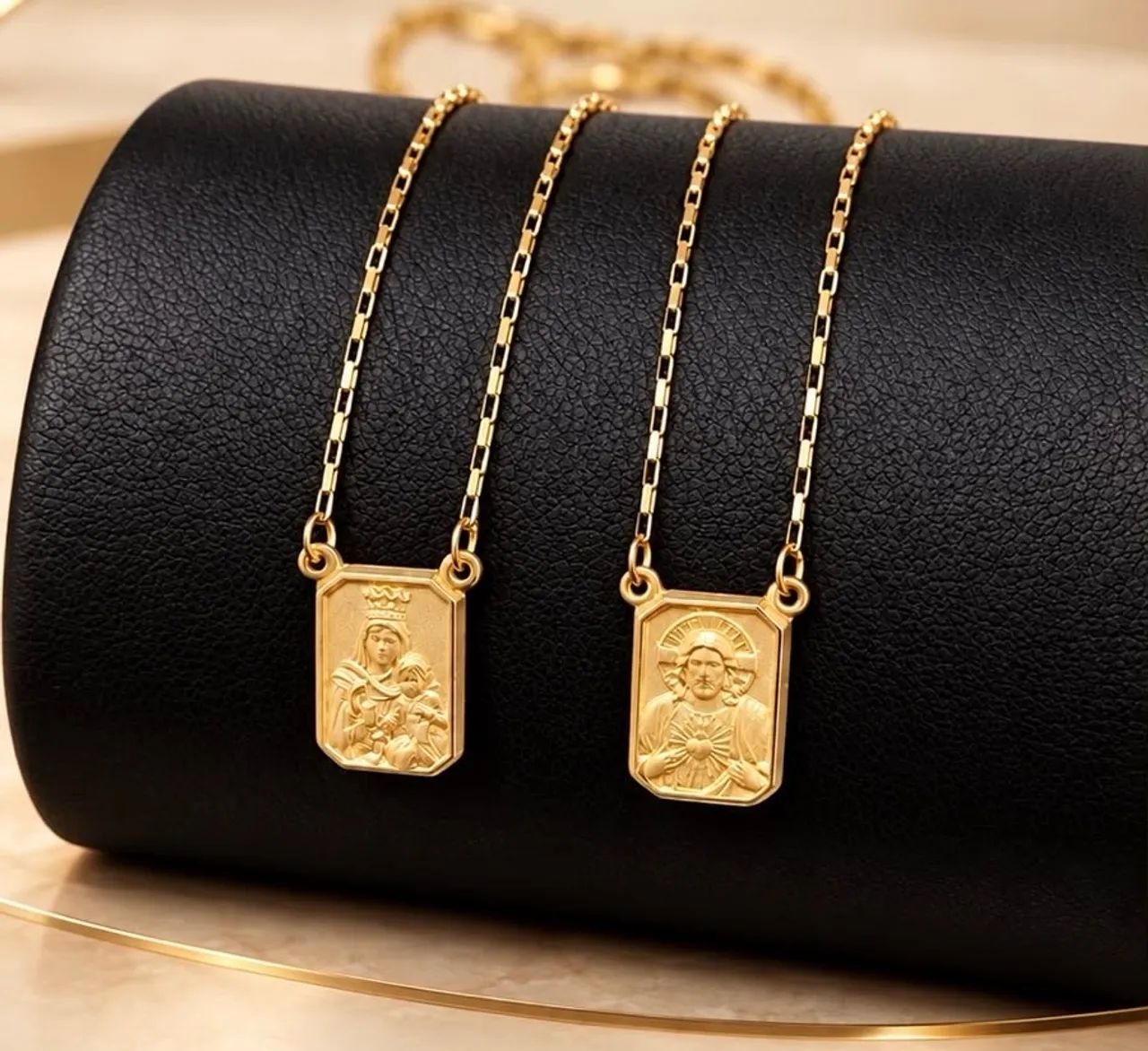 Escapulário Tijolinho em Ouro 18k 750
