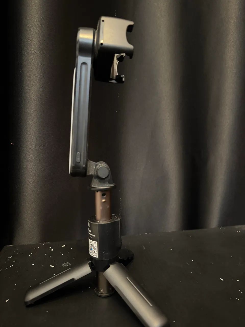 Gimbal Estabilizador De Celular Tripé Com Led - Foto 2