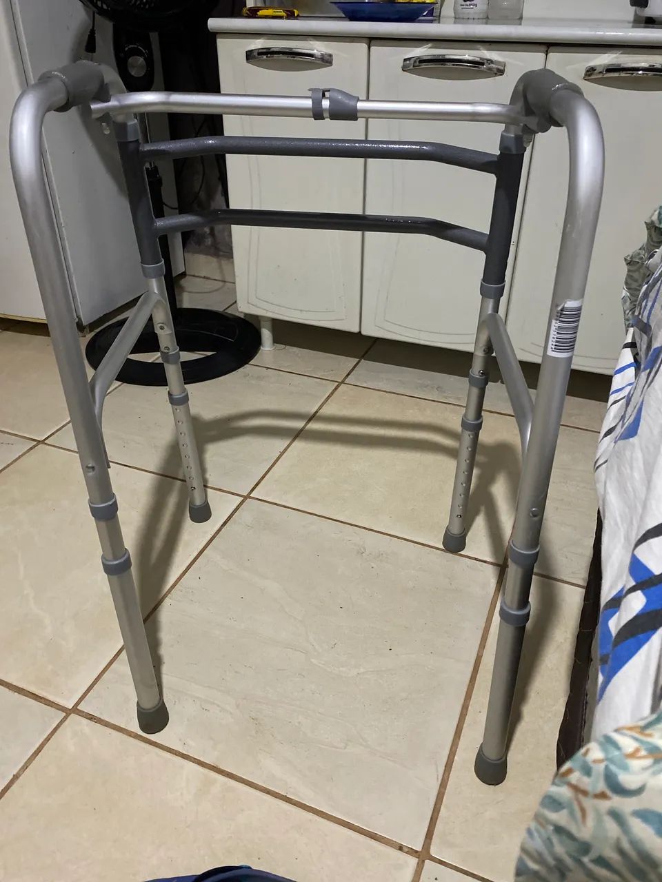Vende se esse andador 