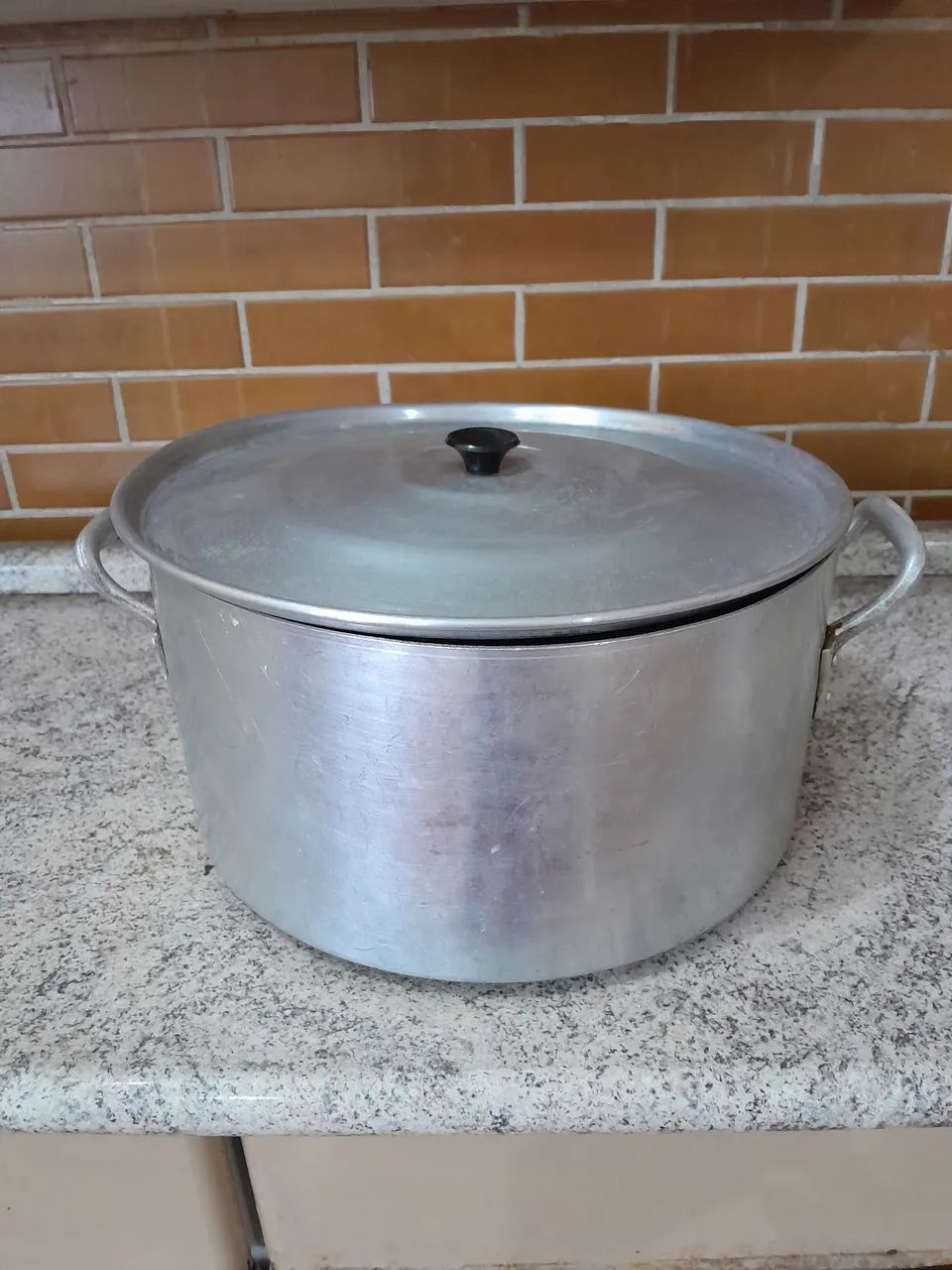 PANELA GRANDE DE ALUMÍNIO, CAPACIDADE  16 LITROS