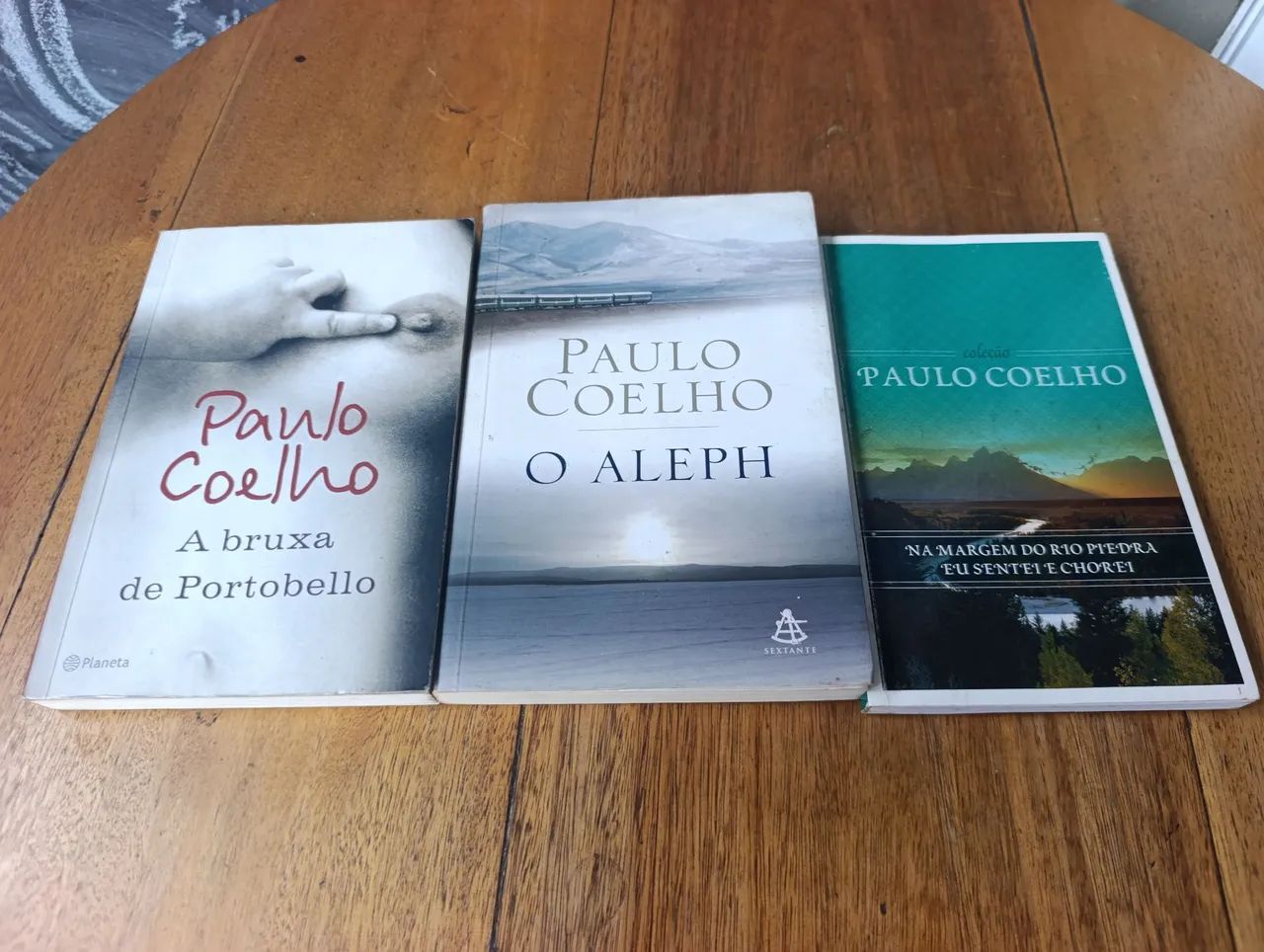 LIVROS PAULO COELHO A BRUXA DE PORTOBELLO, O ALEPH E NA MARGEM DO RIO PIEDRA EU SENTEI...