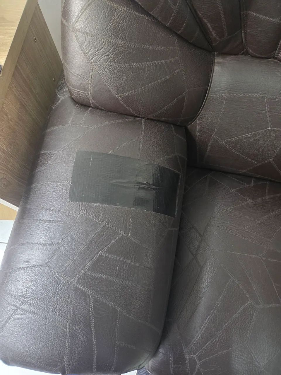 Sofá de couro 2 lugares aceito ofertas - Foto 2