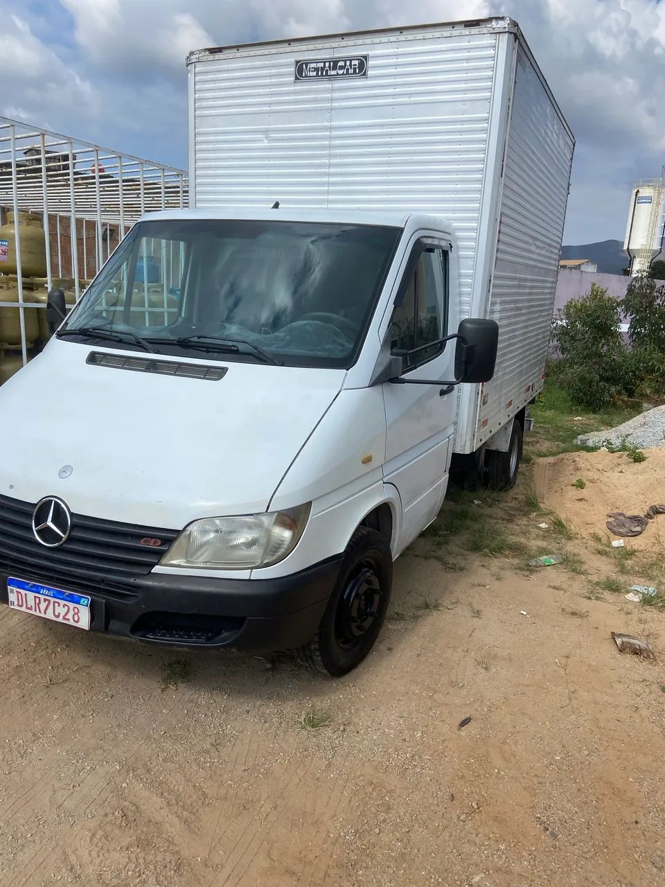 Vende caminhão baú
