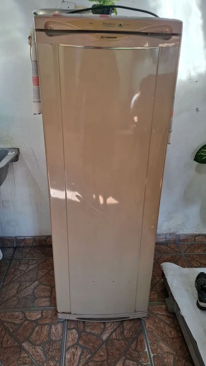 Geladeira usada funcionando perfeitamente 