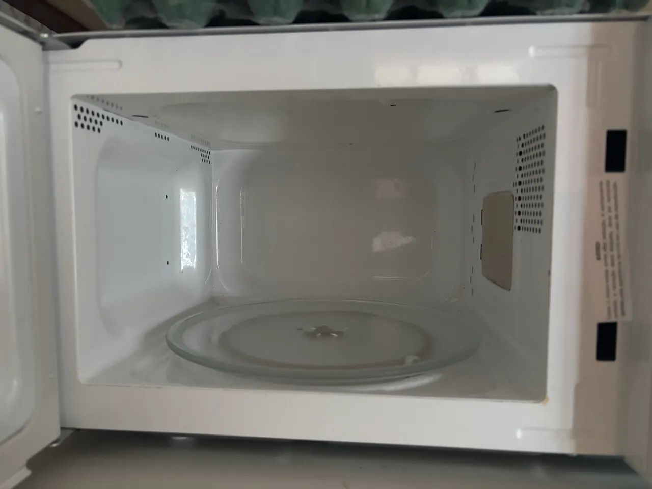 Vendo Micro-ondas Philco 20L Branco - Foto 4
