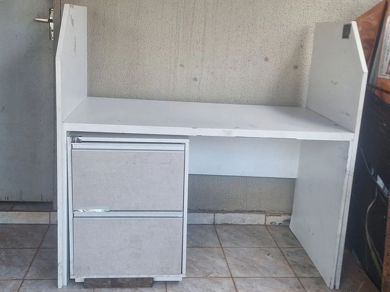 Mesa de Escritorio com Gavetas - Foto 3