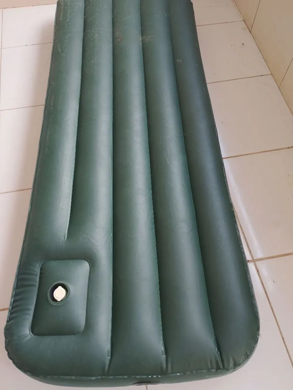 Colchão solteiro inflável ideal para casa e piscina  - Foto 2