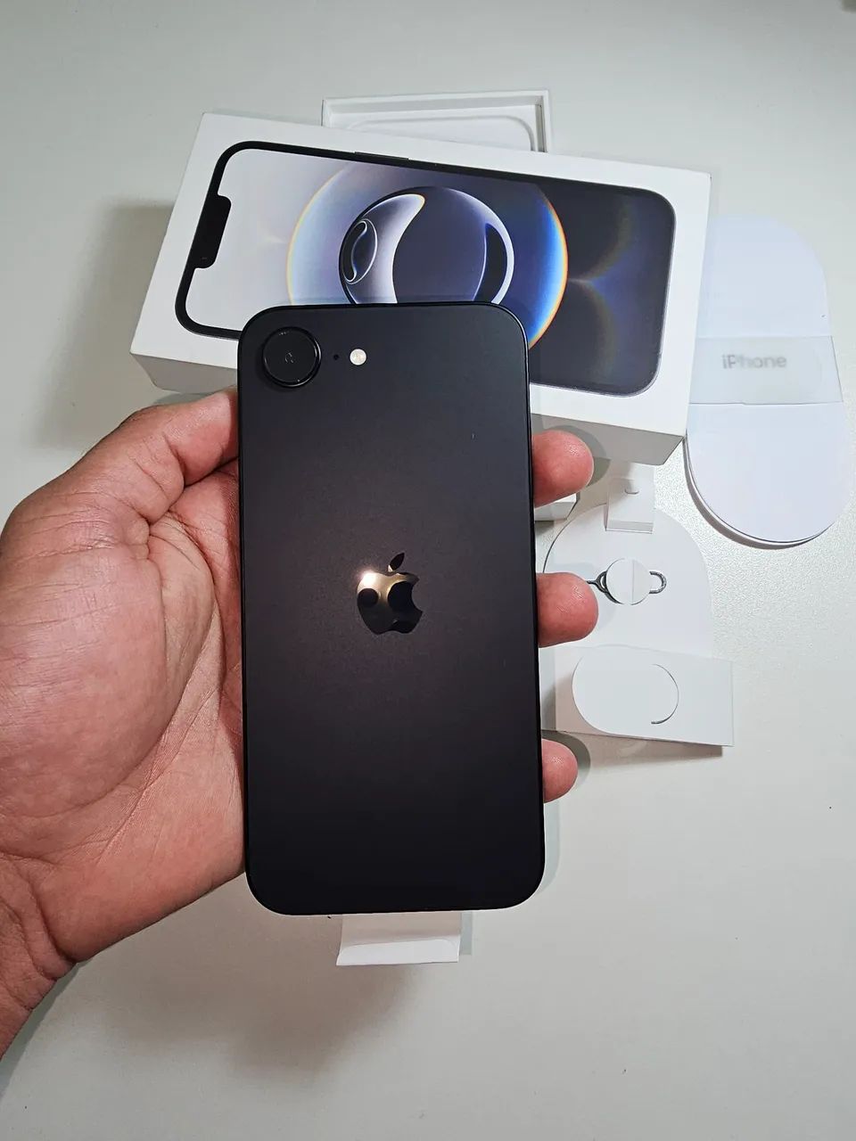 iPhone 16e Apple 128GB, Câmera 48MP, Tela Super Retina XDR 6,1