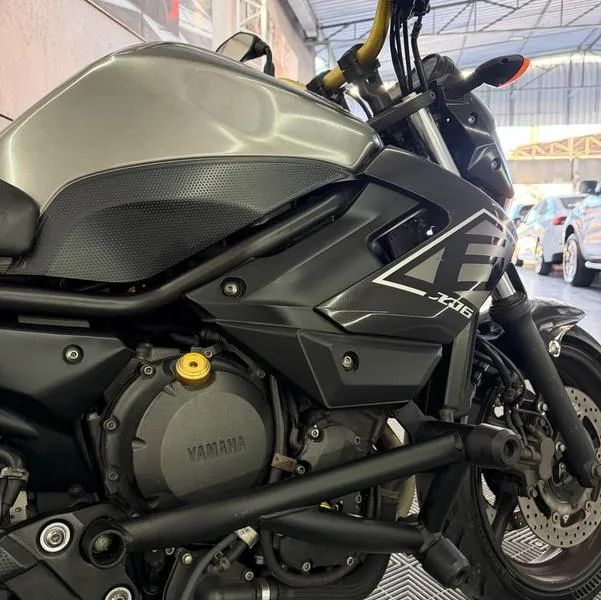 YAMAHA XJ6 N ABS 2017 - Foto 4