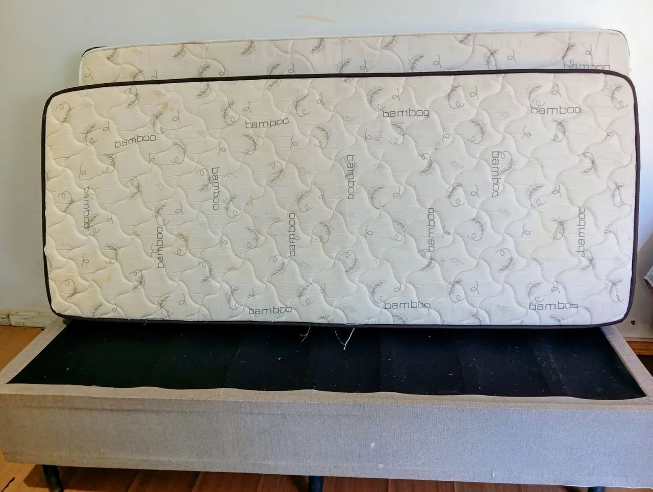 Vendo cama box de solteiro e 2 colchões de solteiro  - Foto 4