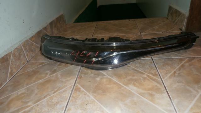 Farol esquerdo fiat touro