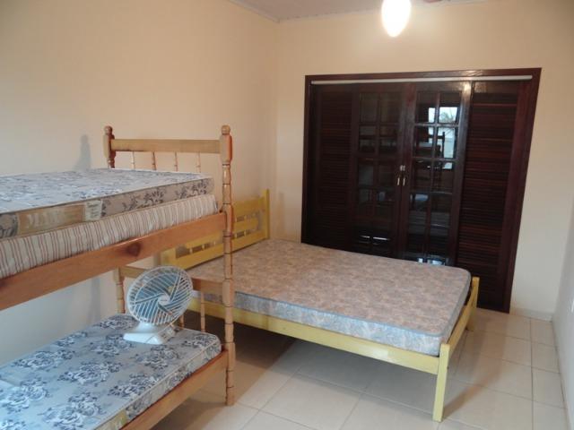Lindo sobrado, 04 dormitórios, 03 banheiros, terreno todo murado - Foto 6