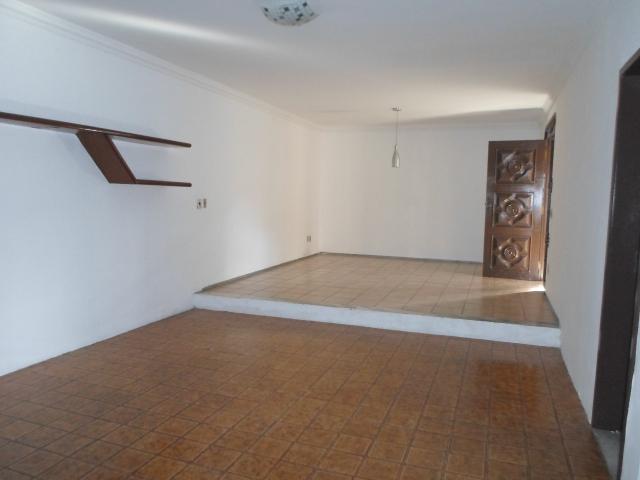 Montese casa, 250m², 3 quartos (sendo 2 suítes), wc social, cozinha, 3 vagas de garagem. - Foto 7