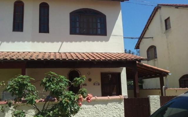 Casa 2 Qtos em condomínio próx. Centro Comercial Itaipuaçu