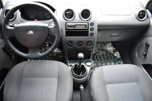 Ford fiesta sedan 2005 1.6 mpi sedan 8v flex 4p manual - Foto 2