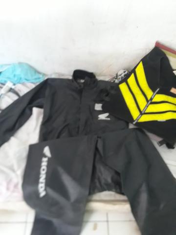 Capa de chuva ,colete vender ligeiro por 100 vender ligeiro tratar . * - Foto 2