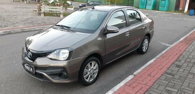 Toyota Etios X Plus 1.5 sedan - Foto 7