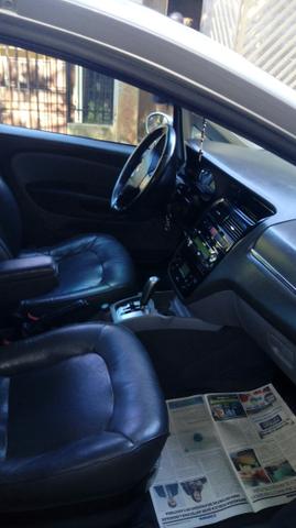 VENDO Fiat Linea Absolute 1.9 2009 - Foto 6
