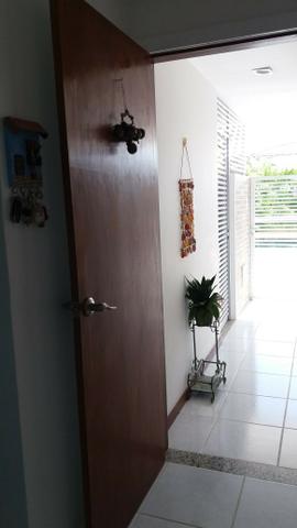 Cobertura Duplex Decorado com acesso exclusivo para o Rio em Buraquinho R$ 490.000,00 - Foto 7