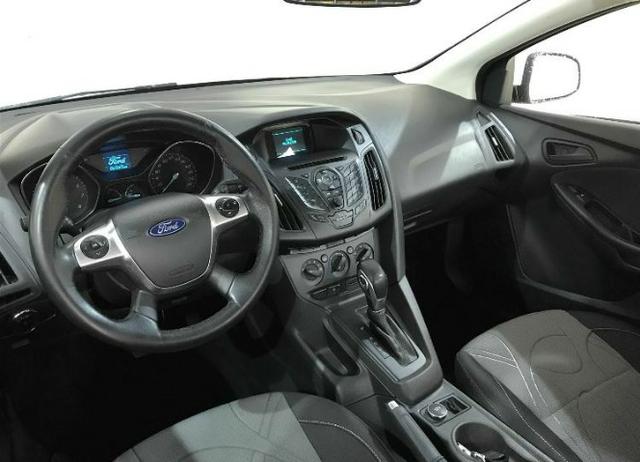 Focus Sedan SE 2.0 16V PowerShift (Aut) - Foto 5