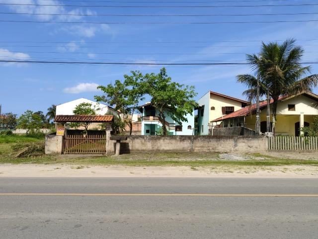 Sobrado em Itapoá, com 2 apartamentos, região nobre comércio e residencial - Foto 10