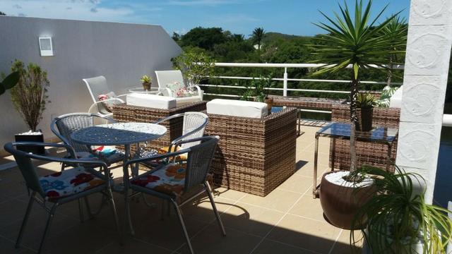 Cobertura Duplex Decorado com acesso exclusivo para o Rio em Buraquinho R$ 490.000,00