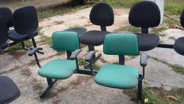 Longarinas Cadeiras - Foto 2