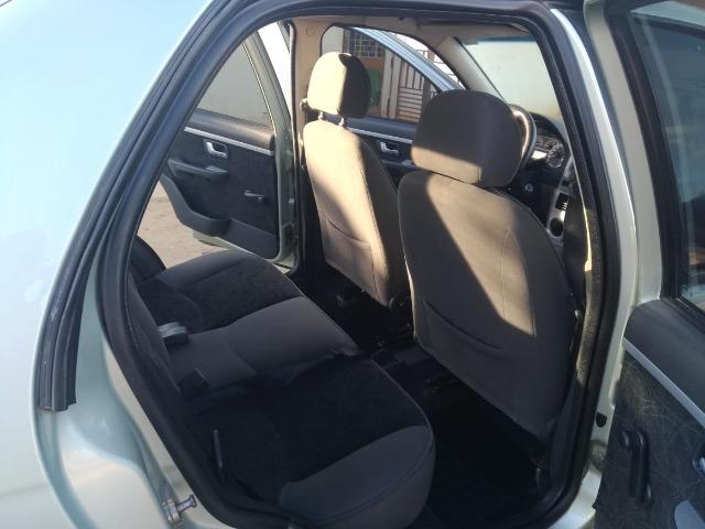 Vendo Siena 1.8 8v Dualógic 2010 Completão Carro de Família - Foto 9