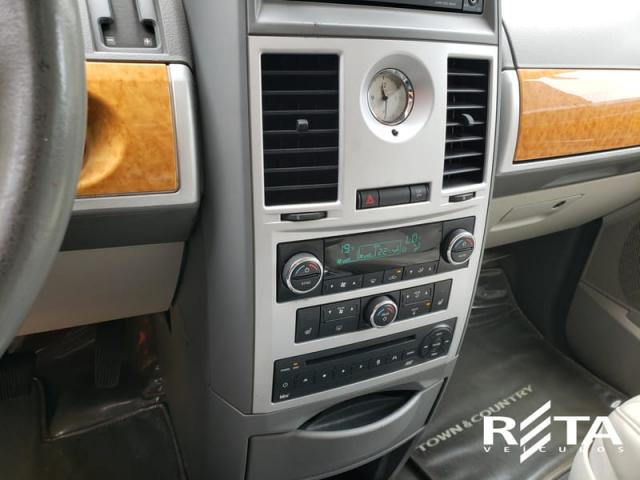 CHRYSLER TOWN & COUNTRY 3.8 V6 AUT - Foto 17