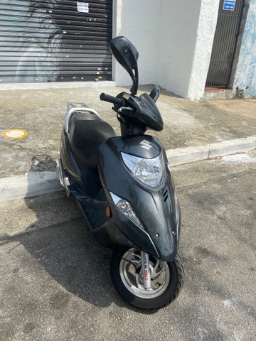 SUZUKI BURGMAN 125I 2015 COM MANUAL E CHAVE RESERVA