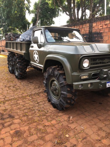 CAMINHÃO PARA TRILHA 6X6