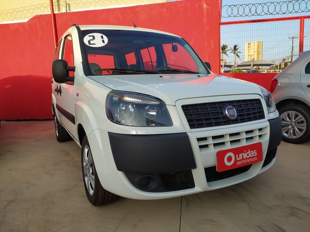 FIAT DOBLO ESSENCE 1.8 7LUG 2021