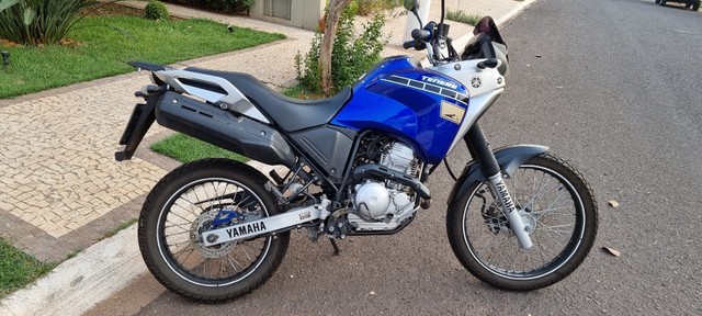 YAMAHA TENERE 250 2017 AZUL MANUAL E CHAVE CÓPIA