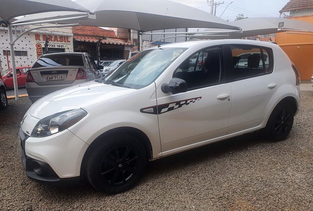 RENAULT SANDERO GTL 16HP