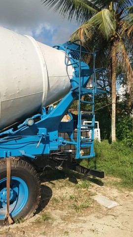 VENDO CAMINHÃO BETONEIRA