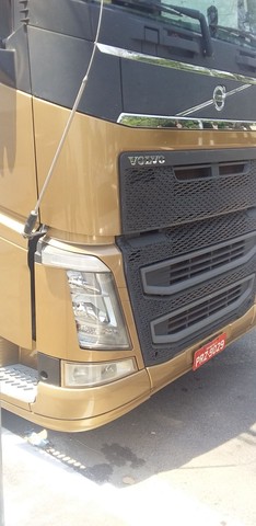 CAMINHÃO VOLVO