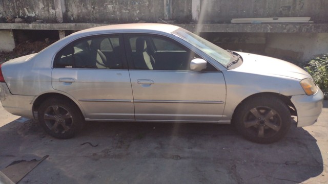 HONDA CIVIC 2002 AUTOMÁTICO.