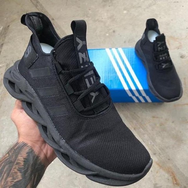 adidas yeezy maverick preto