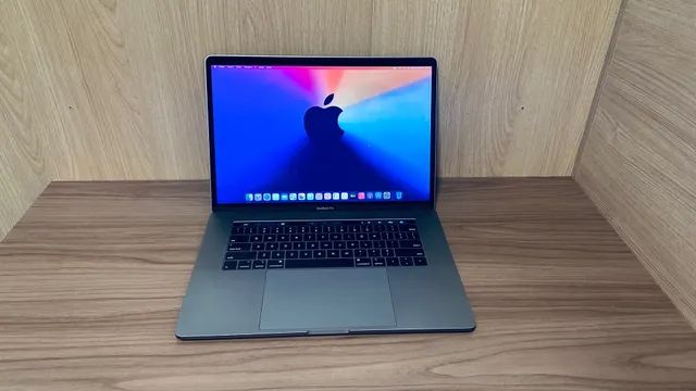 MacBook Pro 2019, 32 GB Ram, Core i9, 512 SSD, 15.4 Polegadas, Touch Bar, Touch ID