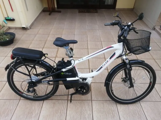 Vendo moto de trilha 10x sem juros - Esportes e ginástica - Cajuru